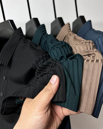 Men's sports polo shirt with striped collar